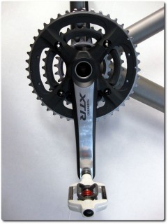 Crankbrothers candy 2ti Pedal an XTR Kurbel