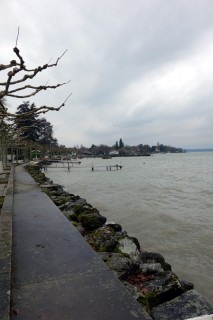 Aufgewühlter Lac Leman beim Corsier Port