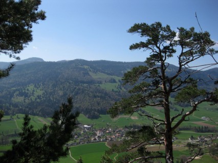 Blick runter nach Crémines