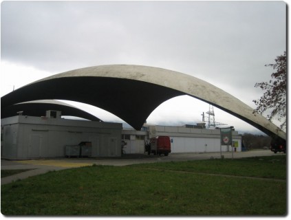 Betonkuppel Autobahnraststätte Deitingen