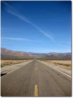 Impressionen auf dem Highway 190 durchs Death Valley