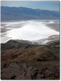 Blick auf den Badwater Salzsee von Dantes View