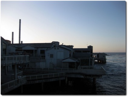 Monterey Bay Aquarium im Abendlicht