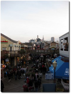 Pier 39 mit Blick auf San Francisco