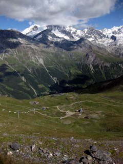 Blick vom Corne de Sorebois zur Bergstation Sorebois hinunter