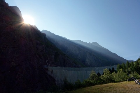 Sonnenaufgang am Mauvoisin