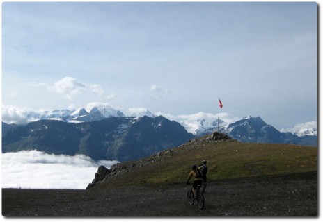 Mountainbiker-Glück am frühen Morgen 