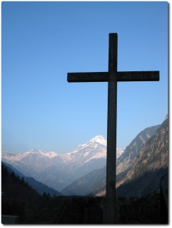 Kreuz bei der Kirche Wassen