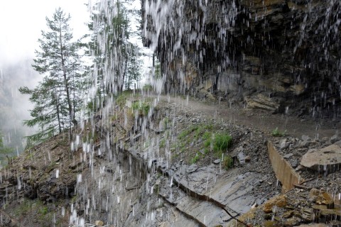 Felsenweg Nanztal - hinter dem Wasserfall