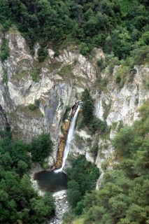 Malerischer Wasserfall bei Turtmann