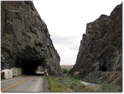 Wind River Canyon - Strasse und Bahn