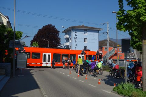Slowup - Bahnübergang bei Zuchwil